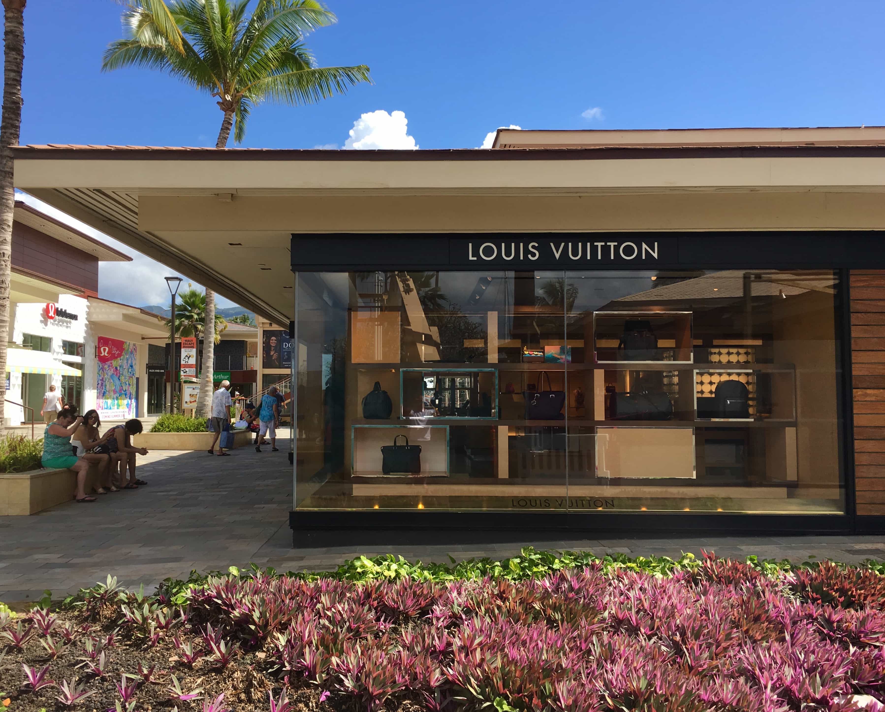 LOUIS VUITTON MAUI LAHAINA WHALERS VILLAGE - TEMP. CLOSED - 98 Photos & 115  Reviews - 2436 Kaanapali Pkwy, Lahaina, Hawaii - Leather Goods - Phone  Number - Yelp